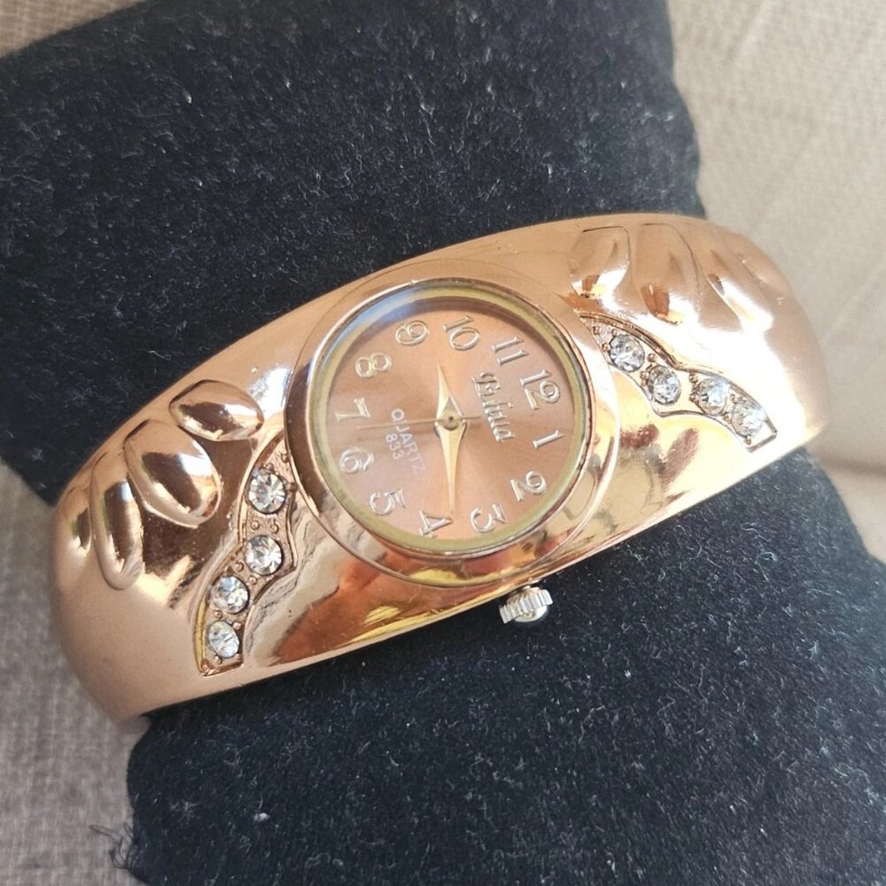 Evhua Ladies Wristwatch Gold Tone Cuff Band Bracelet Analog Quartz Wrist Watch